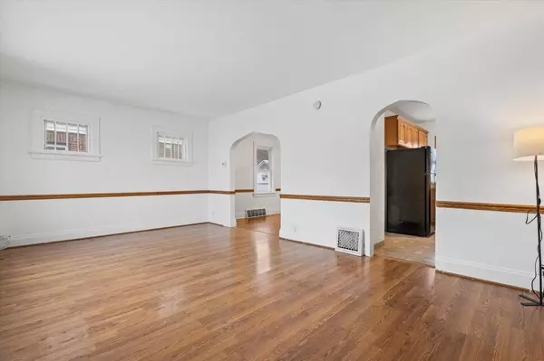 6910 32nd AVENUE, Kenosha, WI 53142