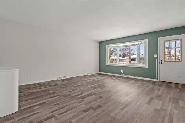 5325 W Allerton AVENUE, Milwaukee, WI 53220