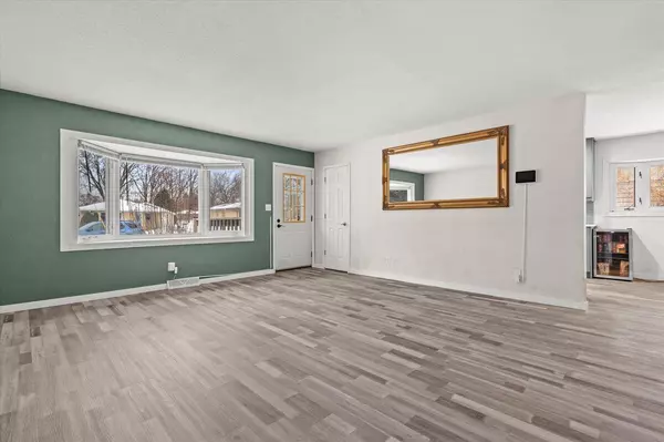 5325 W Allerton AVENUE, Milwaukee, WI 53220