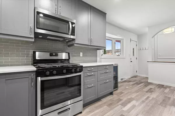 5325 W Allerton AVENUE, Milwaukee, WI 53220