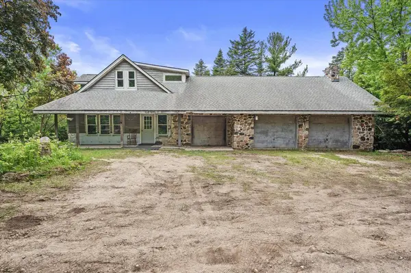 W330S7098 County Road E, Mukwonago, WI 53149