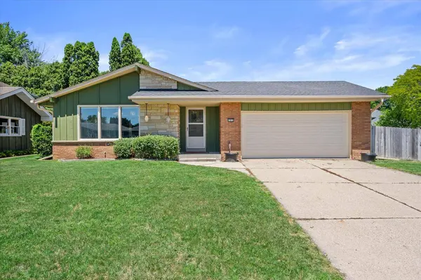 1610 Hickory STREET, South Milwaukee, WI 53172