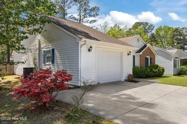 216 E Lakeridge LNDG, Jacksonville, NC 28546