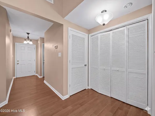 216 E Lakeridge LNDG, Jacksonville, NC 28546