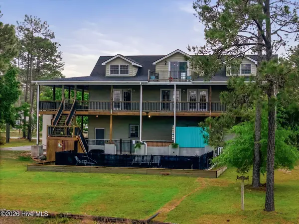 354 W South Shore DR, Southport, NC 28461