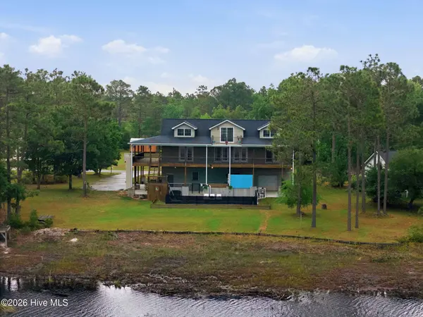 354 W South Shore DR, Southport, NC 28461