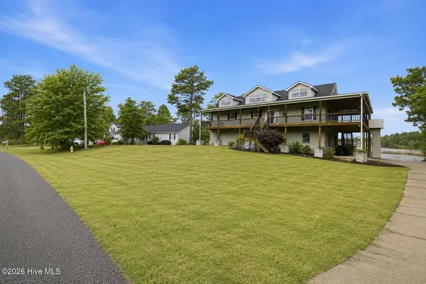 354 W South Shore DR, Southport, NC 28461