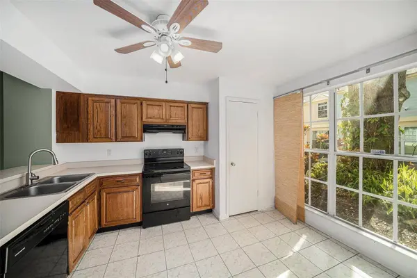 13960 FLETCHERS MILL DR, Tampa, FL 33613