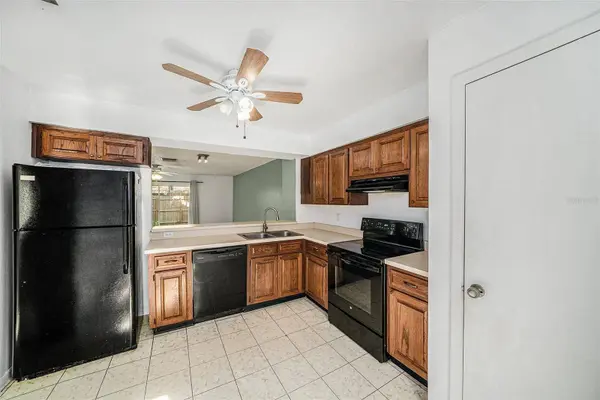 13960 FLETCHERS MILL DR, Tampa, FL 33613