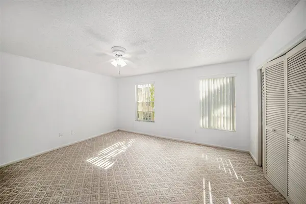 13960 FLETCHERS MILL DR, Tampa, FL 33613