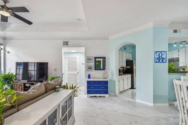 4304 BAY CLUB CIR #4304, Tampa, FL 33607