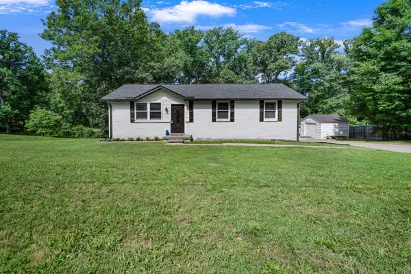 412 Hilltop Dr, Clarksville, TN 37040