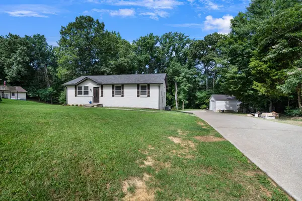 412 Hilltop Dr, Clarksville, TN 37040