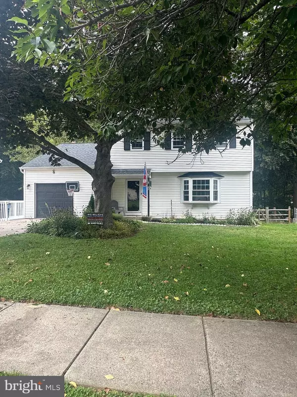 82 WINDING WAY, Upper Chichester, PA 19061