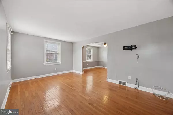 510 W SOUTH AVE, Glenolden, PA 19036