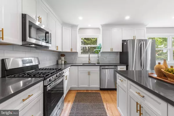 742 GOODALE DR, Aston, PA 19014