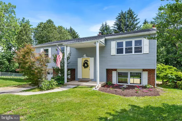 742 GOODALE DR, Aston, PA 19014