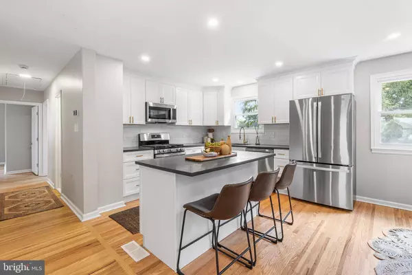 742 GOODALE DR, Aston, PA 19014