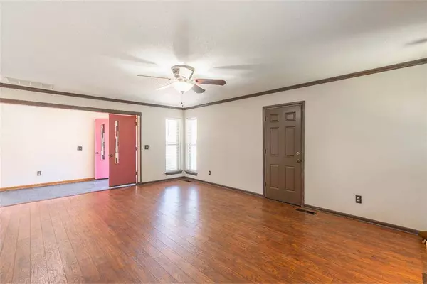 7013 N Ann Arbor TER, Oklahoma City, OK 73132