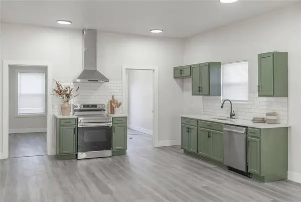 1208 W Logan AVE, Guthrie, OK 73044