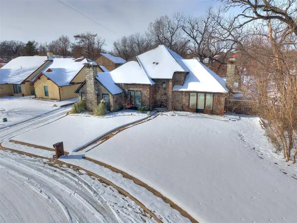 1601 Hazelhurst, Edmond, OK 73013