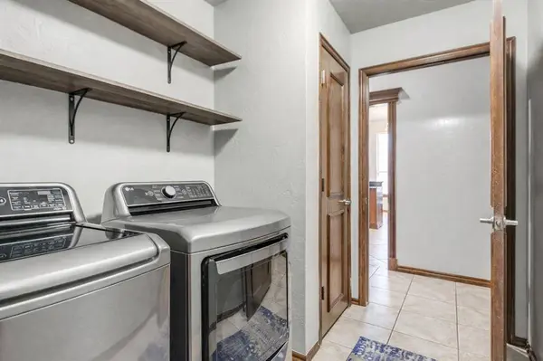 9100 Sue Anthony LN, Yukon, OK 73099