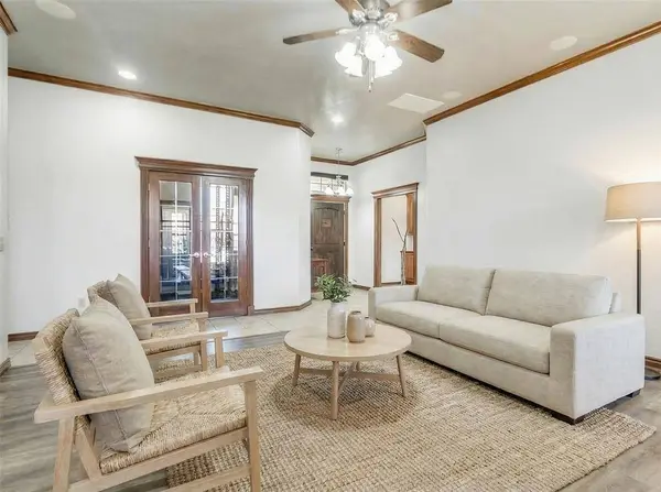 9100 Sue Anthony LN, Yukon, OK 73099