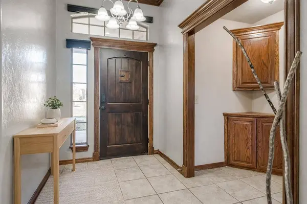 9100 Sue Anthony LN, Yukon, OK 73099