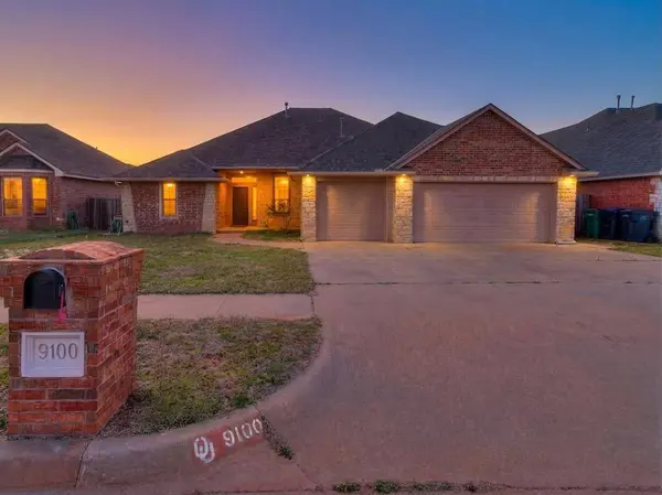 9100 Sue Anthony LN, Yukon, OK 73099