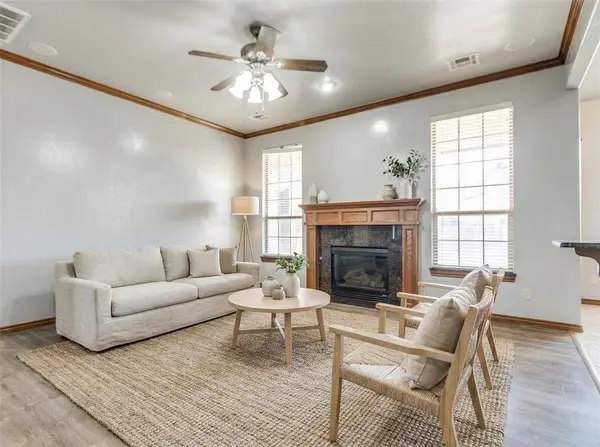 9100 Sue Anthony LN, Yukon, OK 73099