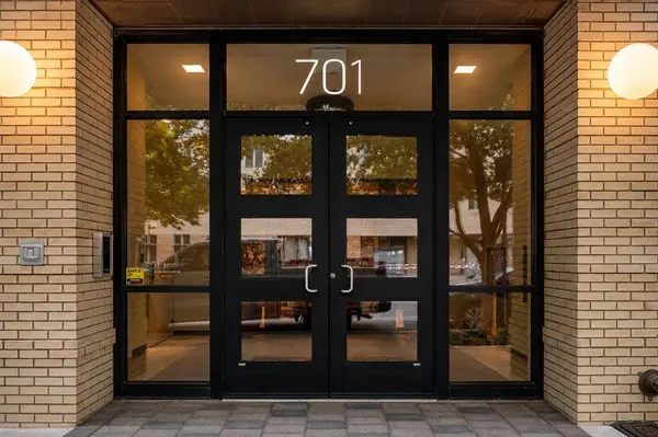 701 N Hudson AVE #304