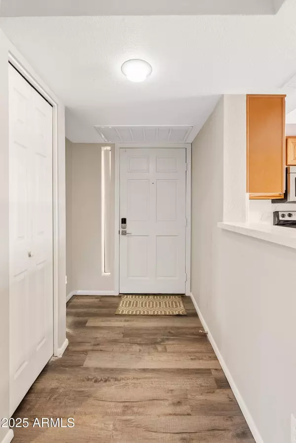 9550 N 94th Place #204, Scottsdale, AZ 85258