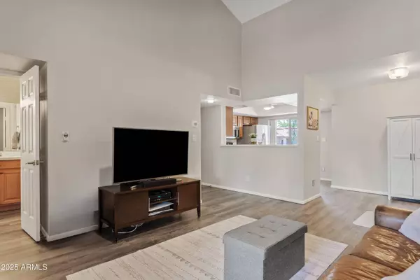 9550 N 94th Place #204, Scottsdale, AZ 85258