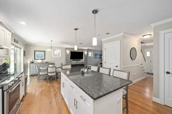 29 Arnold Road, Weymouth, MA 02191