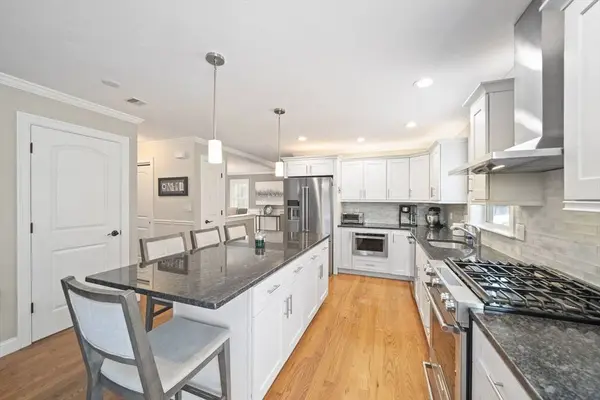 29 Arnold Road, Weymouth, MA 02191