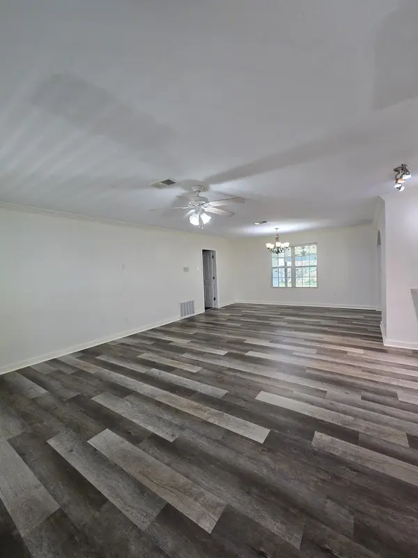 1132 18th Ave N, Texas City, TX 77590-5657