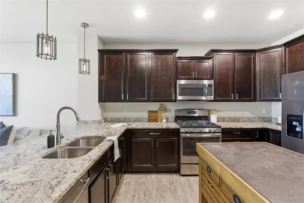 9083 E Phillips LN, Centennial, CO 80112