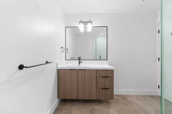 20838 78B Ave #101, Langley Twp, BC V2Y