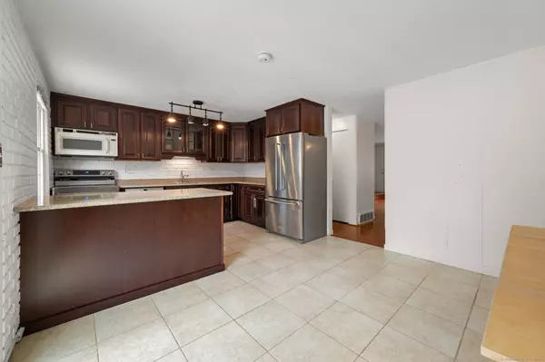 846 Long Hill Road #846, Middletown, CT 06457