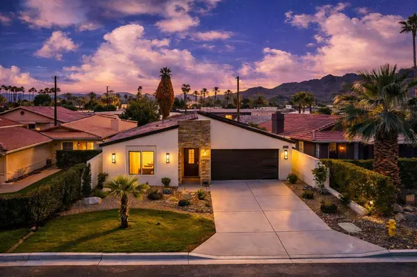 51630 Avenida Villa