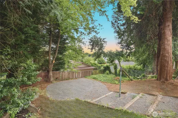 11335 NE 149th ST, Kirkland, WA 98034