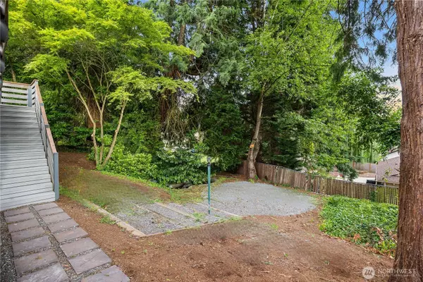 11335 NE 149th ST, Kirkland, WA 98034