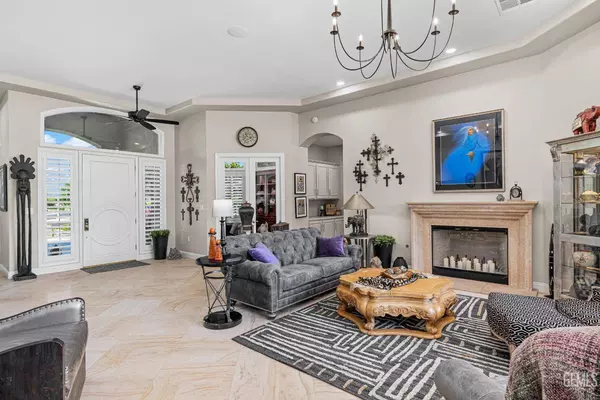 1904 Cricket Park Court, Bakersfield, CA 93311