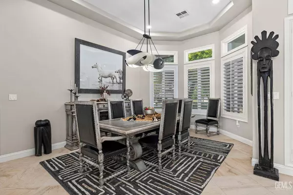 1904 Cricket Park Court, Bakersfield, CA 93311