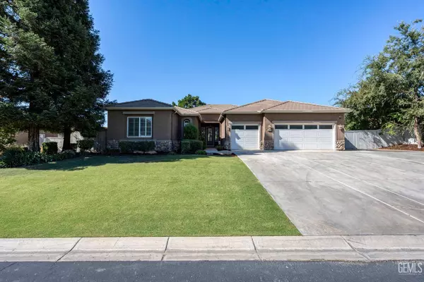 6914 Canaletto Avenue, Bakersfield, CA 93306