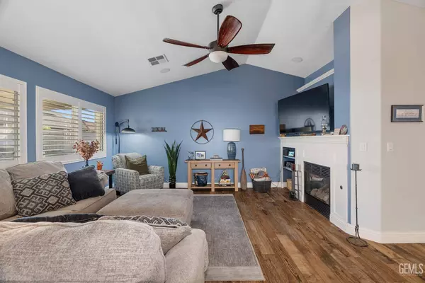 9800 Cinderella Avenue, Bakersfield, CA 93311