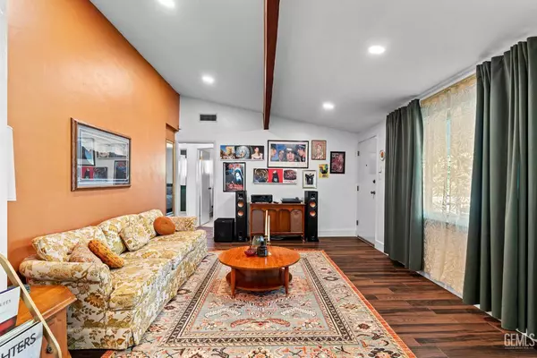 3112 Saint Marys Street, Bakersfield, CA 93305