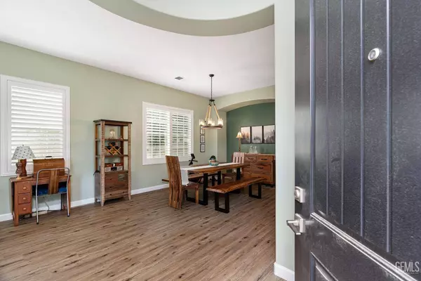 9303 Via Lugano, Bakersfield, CA 93312