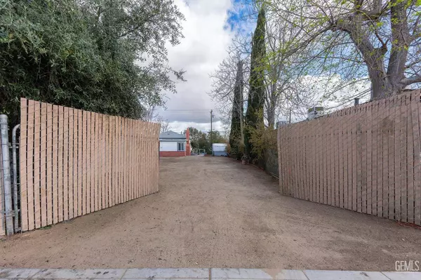 1326 Kentucky Street #B, Bakersfield, CA 93305