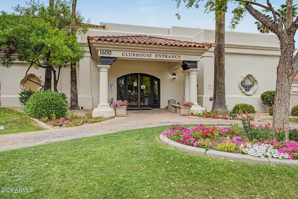 1633 E LAKESIDE Drive #58, Gilbert, AZ 85234